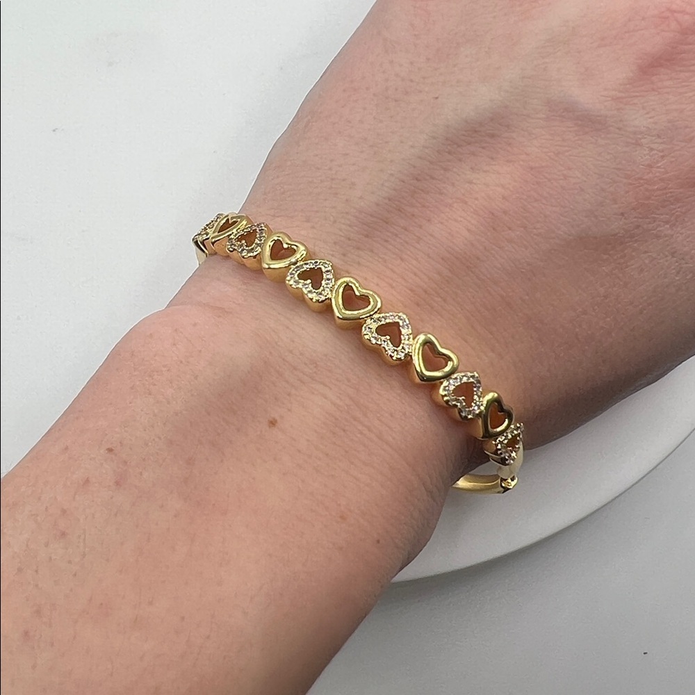 1184. 14K Gold Filled Heart 6 1/2”Bracelet